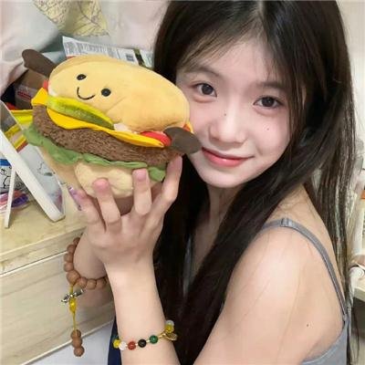 黑衣女孩